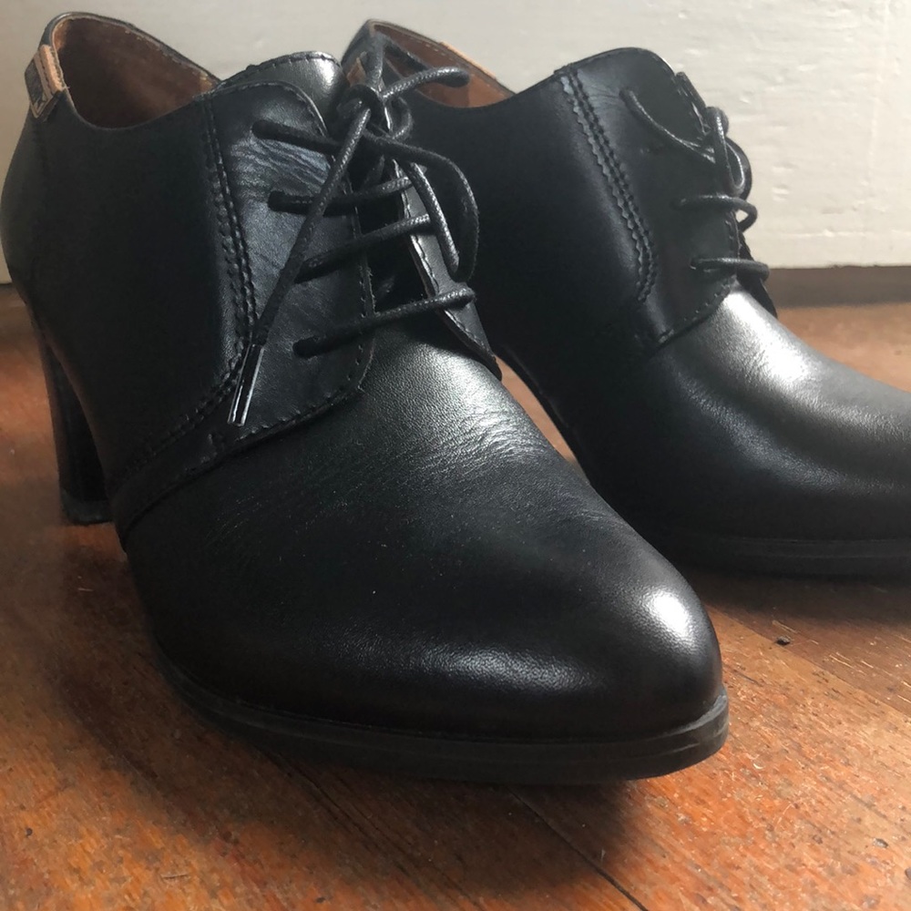 Pikolinos heeled shoes